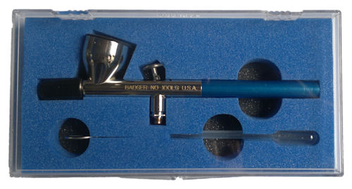 Badger Modell 100LG Endeavor, Fliessbecher Airbrush, Double-Action, Medium, grosser Farbnapf (LG Airbrush) in Acrylbox
